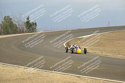 media/Jan-26-2025-CalClub SCCA (Sun) [[cfcea7df88]]/Group 7/Race/